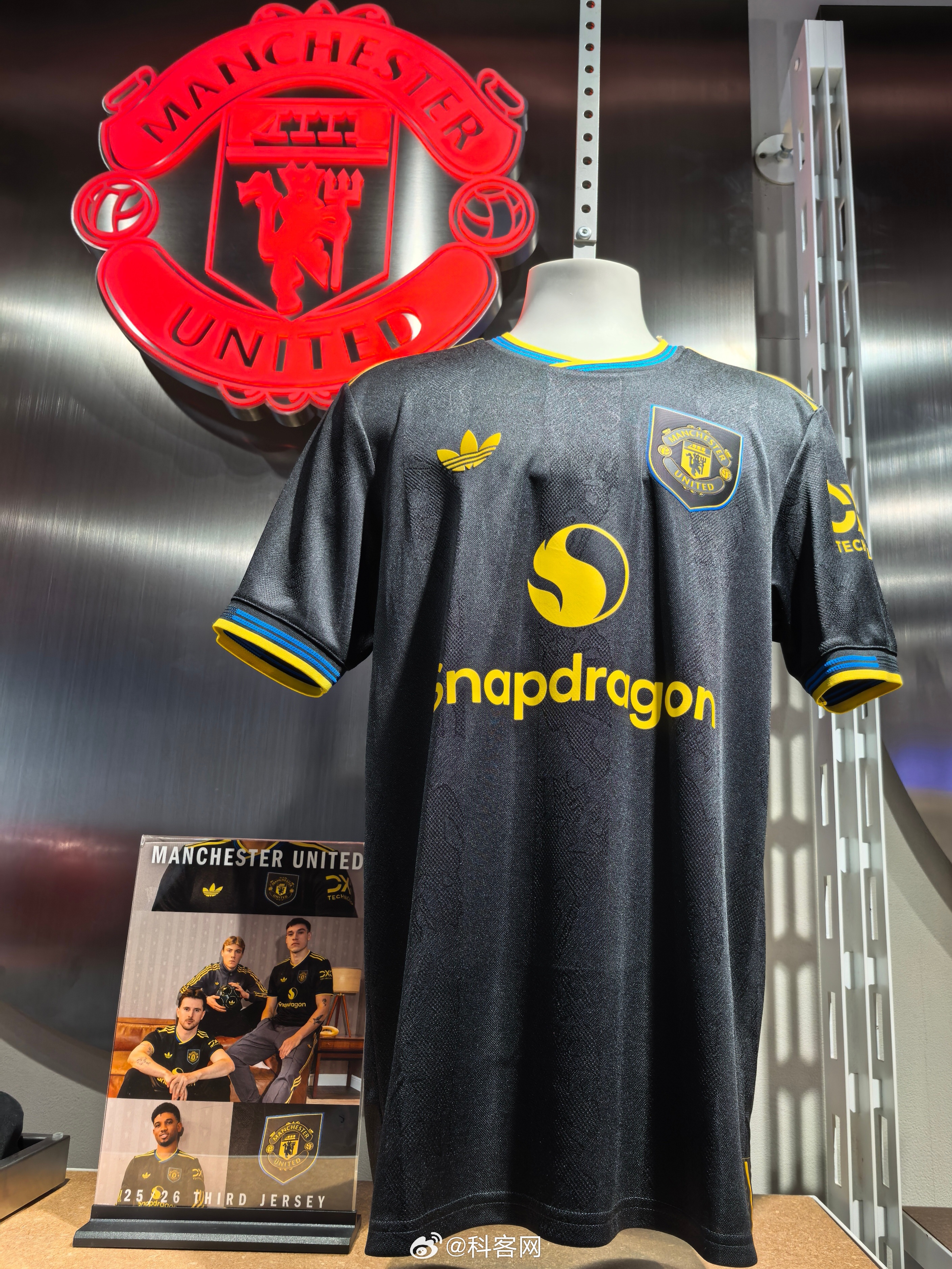 包含窗口期巴黎圣日耳曼调整名单以备英超，远射贴柱环节打磨，底气十足，球队文化再被提及的词条-九游体育下载